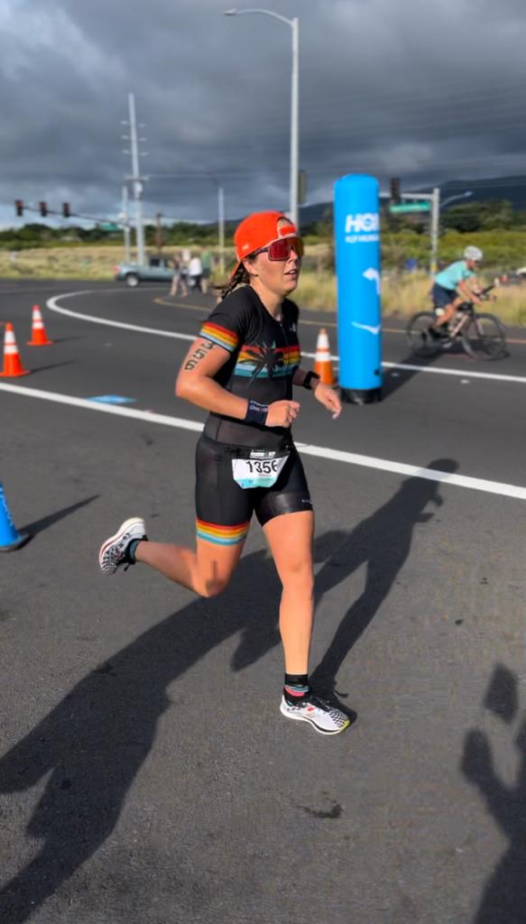 Sophia während des Marathons des Ironman auf Hawaii